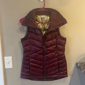 Columbia Women's XS Omni-heat Burgundy purple vest